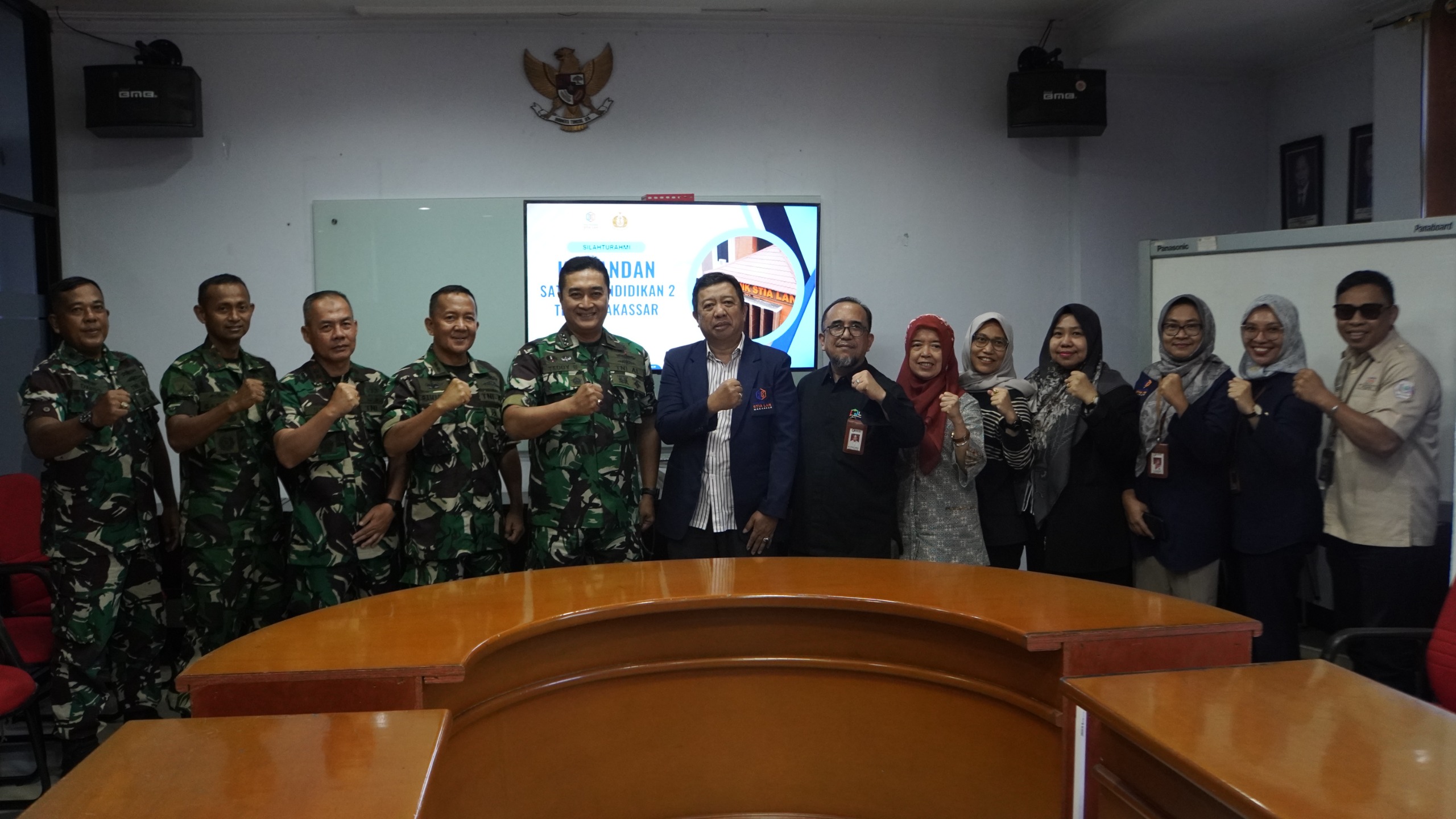 Kolonel Laut (P) Teddy Barata Kunjungi Politeknik STIA LAN Makassar