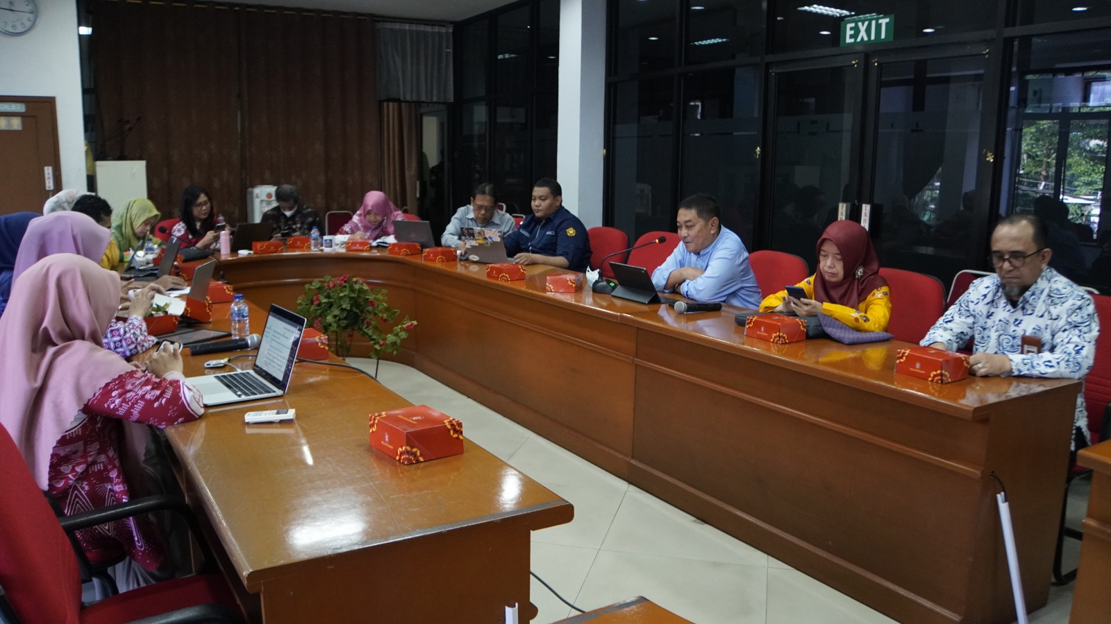 Rapat Persiapan Uji Kompetensi Mahasiswa Sarjana Terapan Politeknik STIA LAN Makassar: Langkah Awal Menuju Kesuksesan Akademis